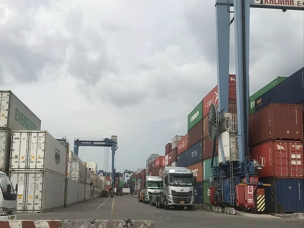 TP. Hồ Chí Minh: Nhiều doanh nghiệp xin xử lý container hàng tồn đọng tại cảng Cát Lái