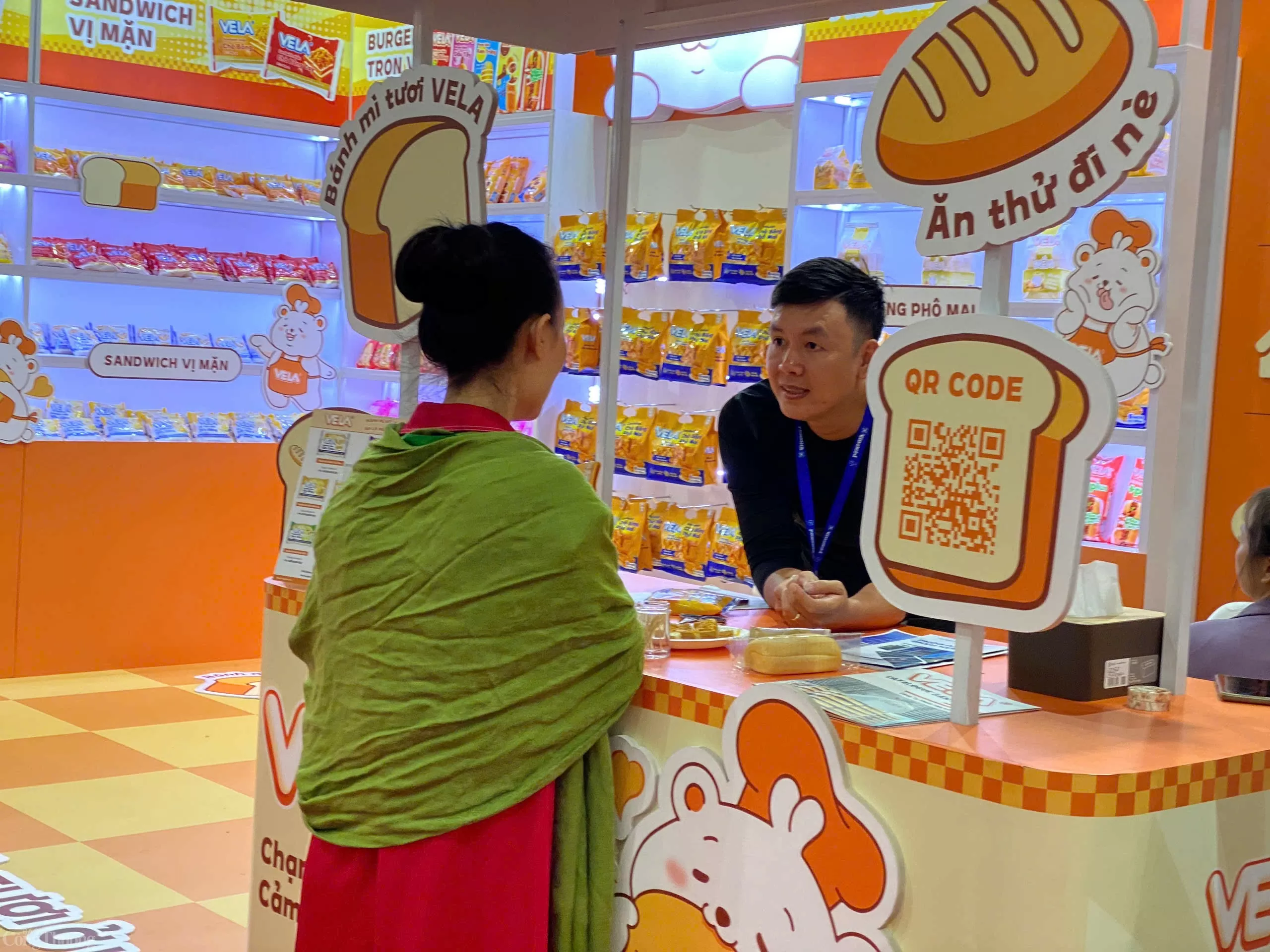 Hà Nội: Người dân thích thú nếm hương vị quốc tế tại Triển lãm thực phẩm lớn nhất Việt Nam Hà Nội: Người dân thích thú nếm hương vị quốc tế tại Triển lãm thực phẩm lớn nhất Việt Nam