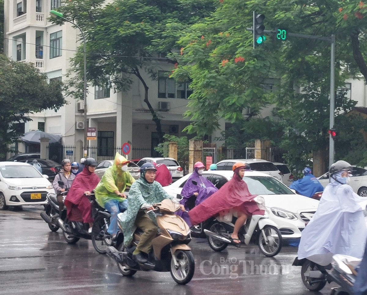 Dự báo thời tiết ngày mai 7/11/2024: Mưa lớn, lốc sét và gió giật mạnh từ Quảng Nam đến Khánh Hòa