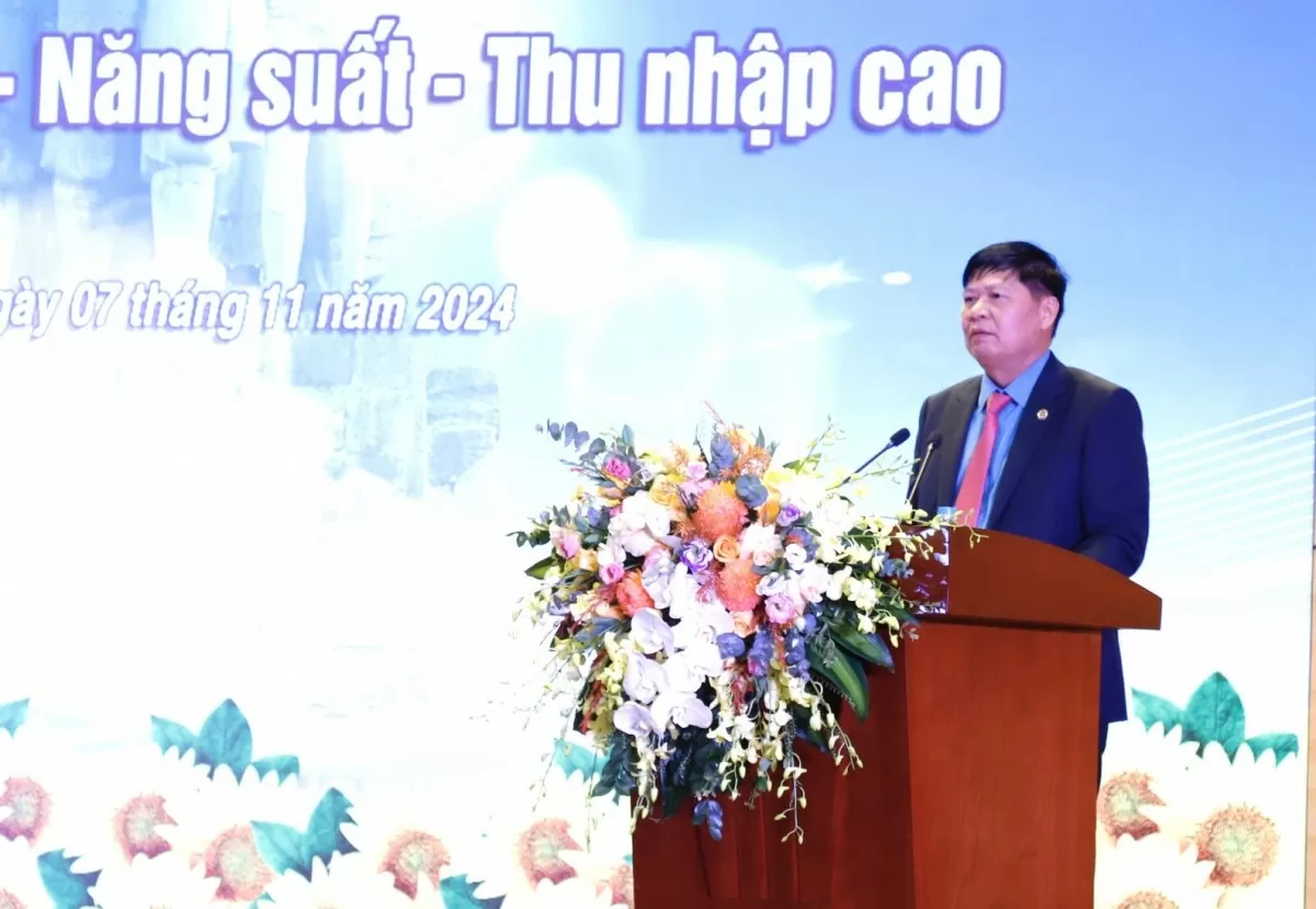 Vinh quang thợ mỏ: “30 năm Sáng tạo - Năng suất - Thu nhập cao” Vinh quang thợ mỏ: “30 năm Sáng tạo - Năng suất - Thu nhập cao”