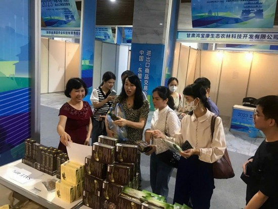 nguoi phu nu nuoi tham vong dua hat sachi viet nam ra the gioi