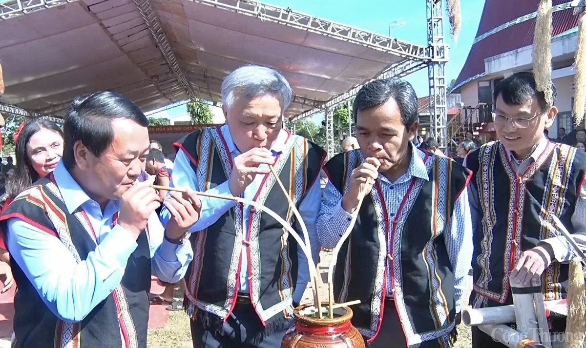 Phó Thủ tướng Thường trực Nguyễn Hoà Bình: Sớm đưa Ia Nueng của Gia Lai thành điểm sáng du lịch cộng đồng