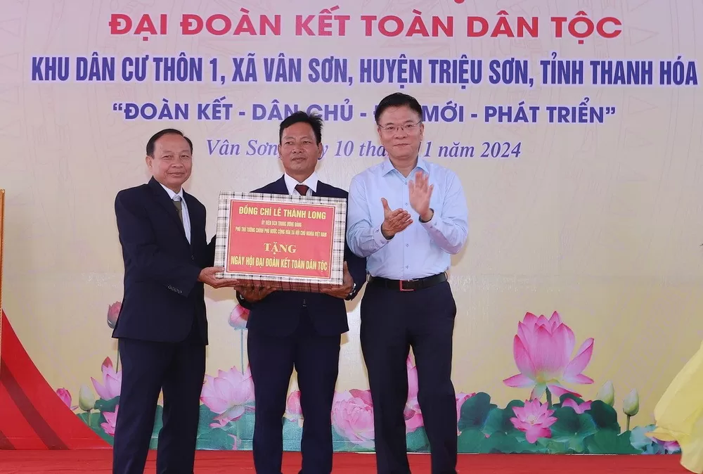 Phó Thủ tướng Chính phủ Lê Thành Long dự Ngày hội Đại đoàn kết toàn dân tộc tại Thanh Hóa