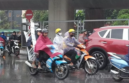 Dự báo mới nhất diễn biến cơn bão số 7 Yinxing và bão Toraji, ngày mai bão Toraji giảm cường độ