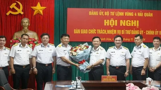 Thượng tá Bùi Xuân Bình giữ chức vụ Chính ủy, Bí thư Đảng ủy Vùng 4 Hải quân