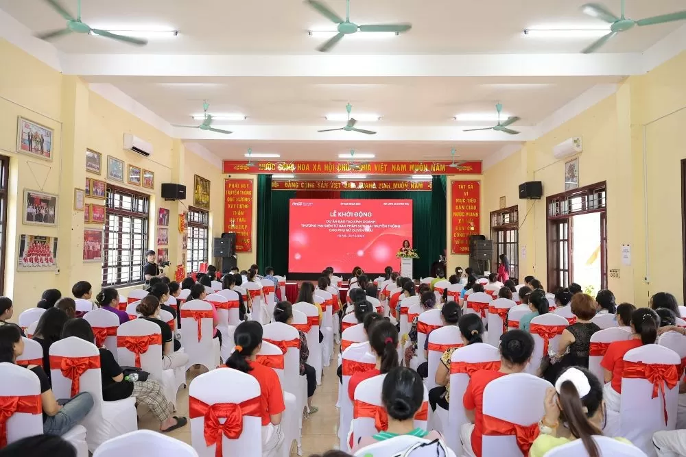 Công ty Coca-Cola Việt Nam: Đào tạo kinh doanh thương mại điện tử từ sản phẩm sơn mài truyền thống