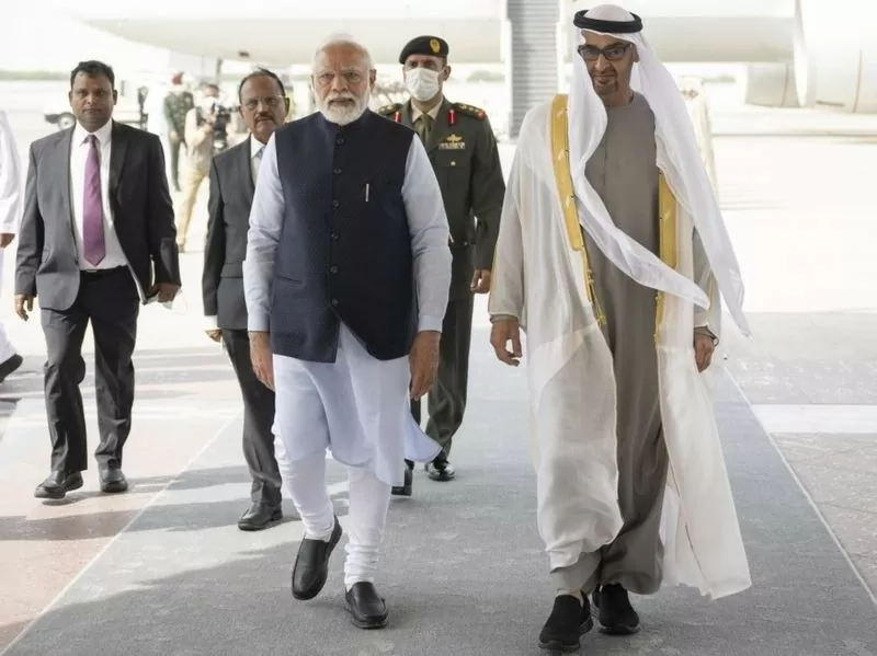 Thủ tướng Ấn Độ Narendra Modi và Tổng thống UAE Sheikh Mohamed bin Zayed Al Nahyan trong chuyến thăm UAE, tháng 6/2022. Ảnh: Gulf News