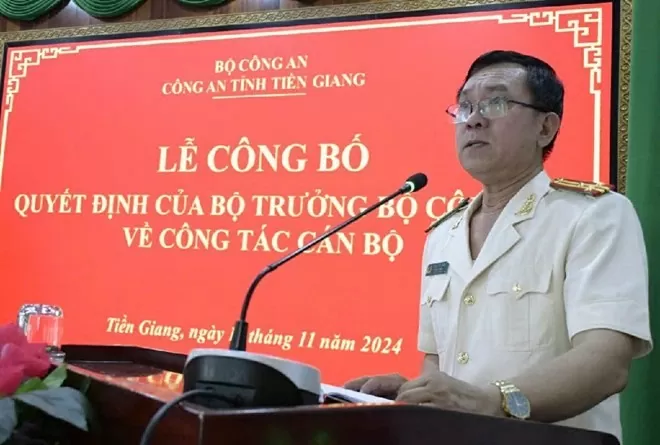 Thượng tá Trần Văn Tròn - Phó Giám đốc Công an tỉnh Tiền Giang - phát biểu nhận nhiệm vụ. Ảnh: Công an tỉnh Tiền Giang