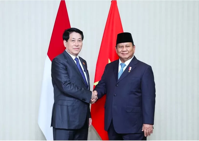 Chủ tịch nước Lương Cường gặp Tổng thống Indonesia Prabowo Subianto. (Ảnh: Lâm Khánh/TTXVN)