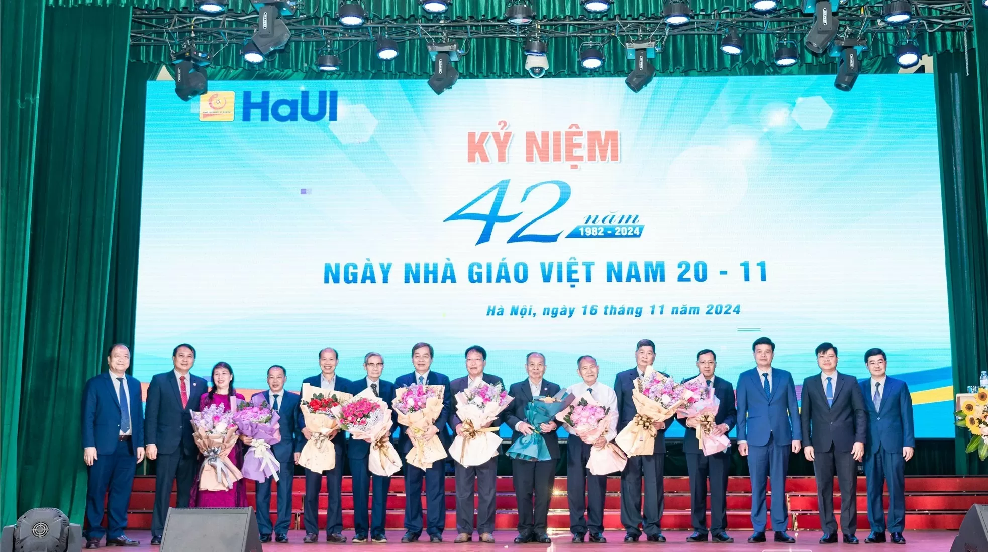 Tri ân nguyên lãnh đạo nhà trường, các NGND, NGƯT đã nghỉ hưu qua các thời kỳ