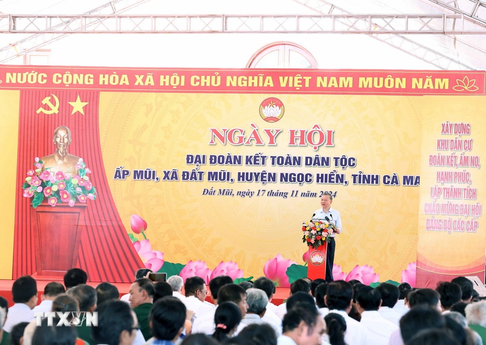 Tổng Bí thư Tô Lâm dự Ngày hội Đại đoàn kết dân tại ấp Mũi, xã Đất Mũi (Cà Mau)