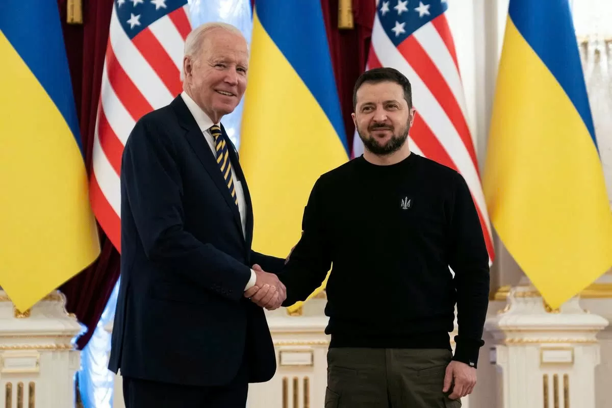 Tổng thống Mỹ Joe Biden và Tổng thống Ukraine Volodymyr Zelenskiy. Ảnh: Reuters