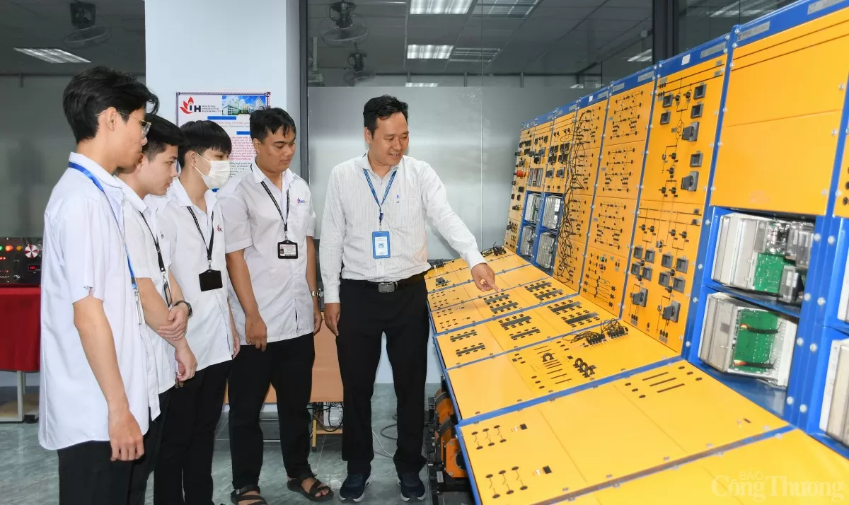 LS Electric Việt Nam tài trợ trang thiết bị cho Trường Đại học Công nghiệp TP. Hồ Chí Minh