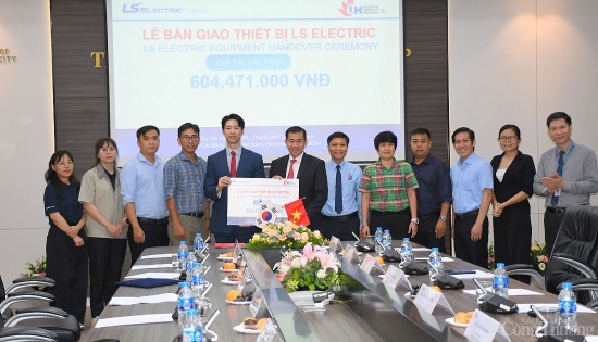 ls electric viet nam tai tro trang thiet bi cho truong dai hoc cong nghiep tp ho chi minh