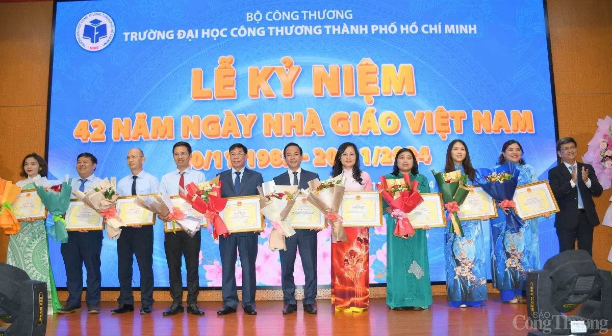 Nhiều tập thể, cá nhân Trường Đại học Công Thương TP. Hồ Chí Minh được Bộ trưởng Bộ Công Thương khen thưởng