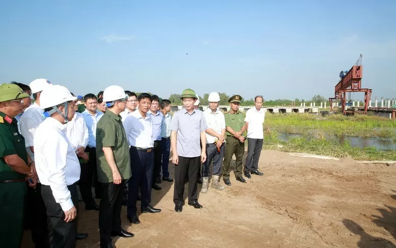 Phó Thủ tướng Trần Hồng Hà kiểm tra tiến độ thi công 2 tuyến cao tốc Cần Thơ - Cà Mau và Châu Đốc - Cần Thơ - Sóc Trăn