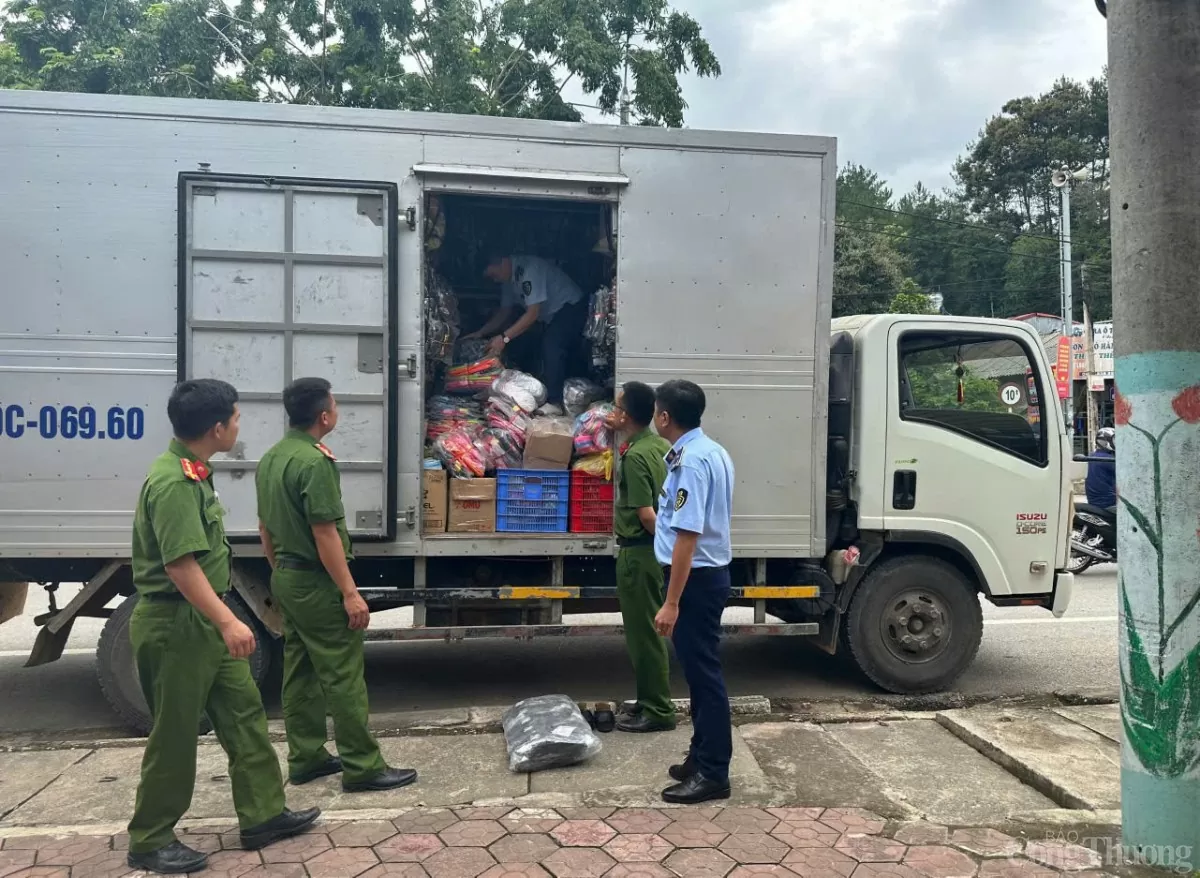 Lai Châu: Tập trung kiểm tra, ổn định hàng hóa tiêu dùng dịp cuối năm