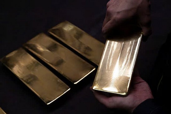 gia vang the gioi duoc ho tro tu da tang cua bitcoin