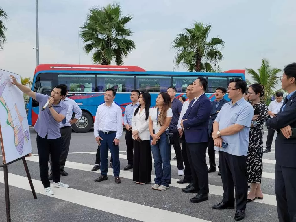 Đoàn các doanh nghiệp, nhà đầu tư Hàn Quốc tìm hiểu cơ hội đầu tư vào Quảng Ninh tại KCN Bắc Tiền Phong (TX Quảng Yên). 