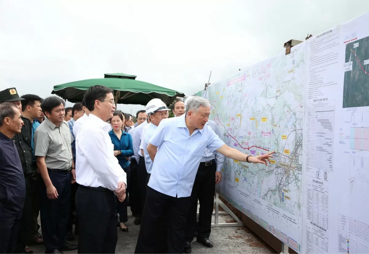 Phó Thủ tướng Nguyễn Hòa Bình kiểm tra tiến độ Dự án cao tốc Khánh Hòa-Buôn Ma Thuột