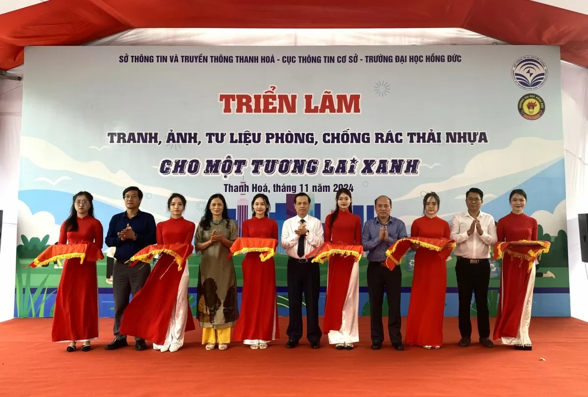 Triển lãm tranh, ảnh, tư liệu tuyên truyền phòng, chống rác thải nhựa tại Thanh Hóa