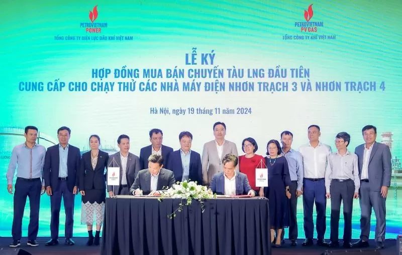 Nghi thức ký hợp đồng cung cấp LNG phục vụ việc chạy thử 2 Nhà máy điện Nhơn Trạch 3 và Nhơn Trạch 4