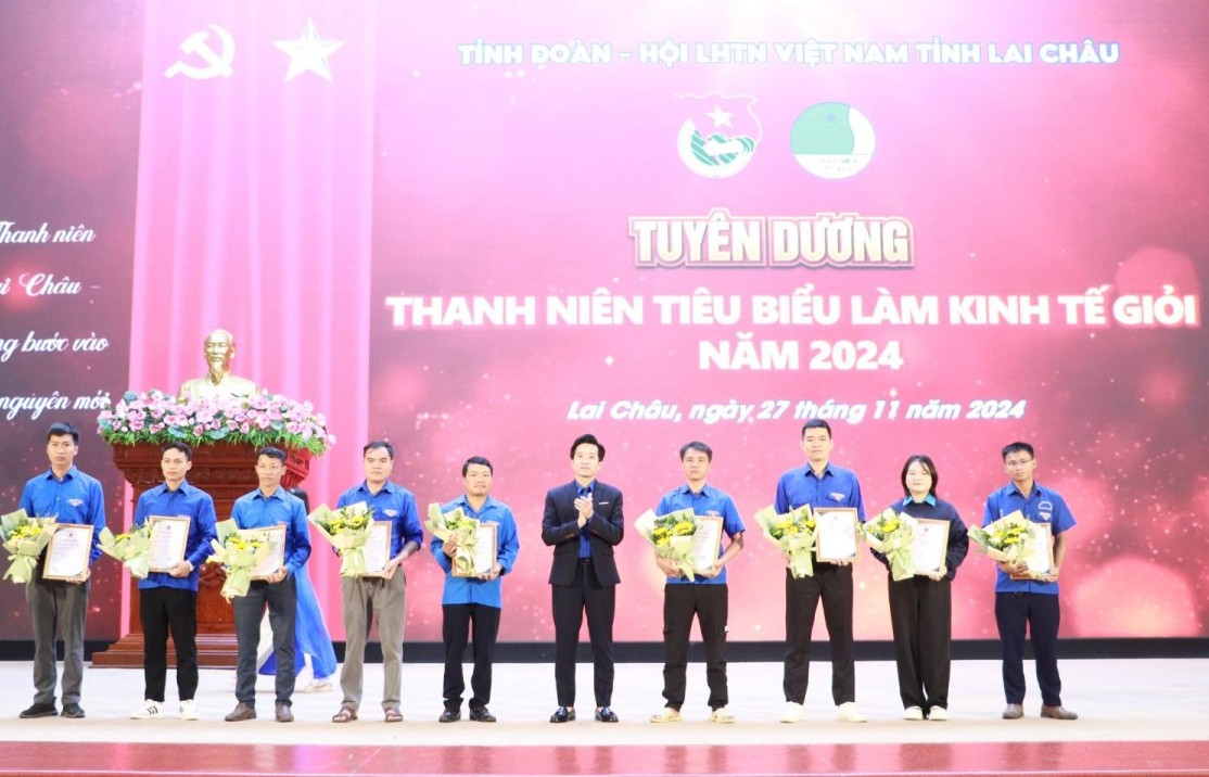 Lai Châu: Tổ chức diễn đàn và tặng Bằng khen cho 10 thanh niên khởi nghiệp xuất sắc