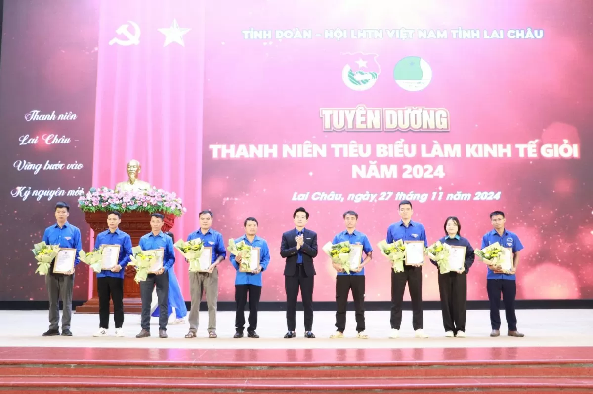 Lai Châu: Tổ chức diễn đàn và tặng Bằng khen cho 10 thanh niên khởi nghiệp xuất sắc