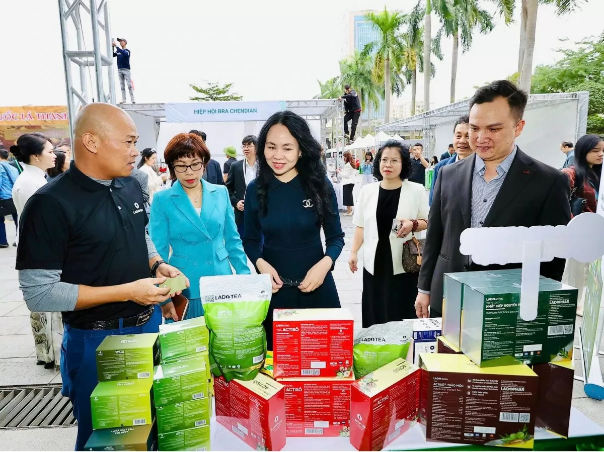 Phát triển thương mại điện tử: Cần cân nhắc đến yếu tố phát triển bền vững