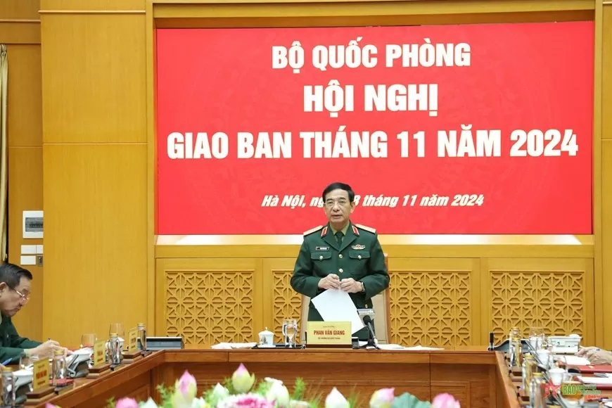 Tháng 11, Bộ Quốc phòng huy động hàng chục ngàn lượt người hỗ trợ đồng bào vùng bão lũ