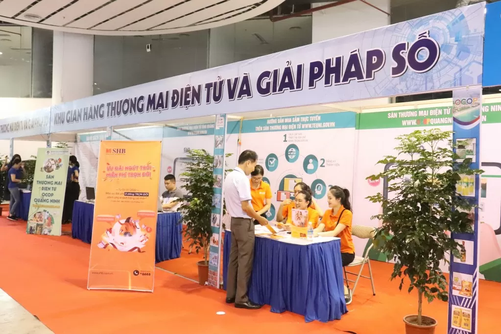 Khu gian hàng thương mại điện tử và giải pháp số được lồng ghép trong các kỳ tổ chức hội chợ - Ảnh: Nguyễn Dũng