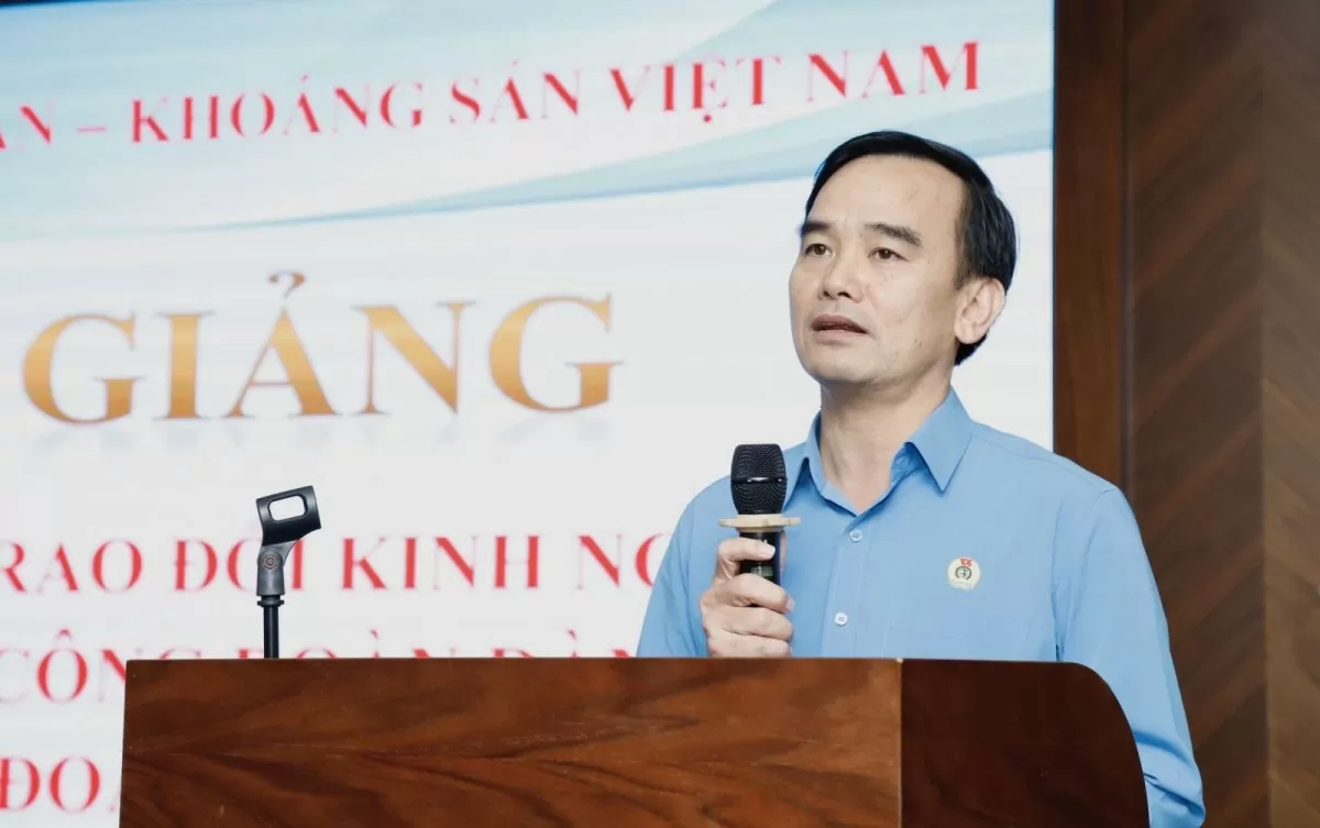 Hội nghị tập huấn trao đổi kinh nghiệm cho cán bộ chủ chốt Công đoàn TKV Hội nghị tập huấn trao đổi kinh nghiệm cho cán bộ chủ chốt Công đoàn TKV
