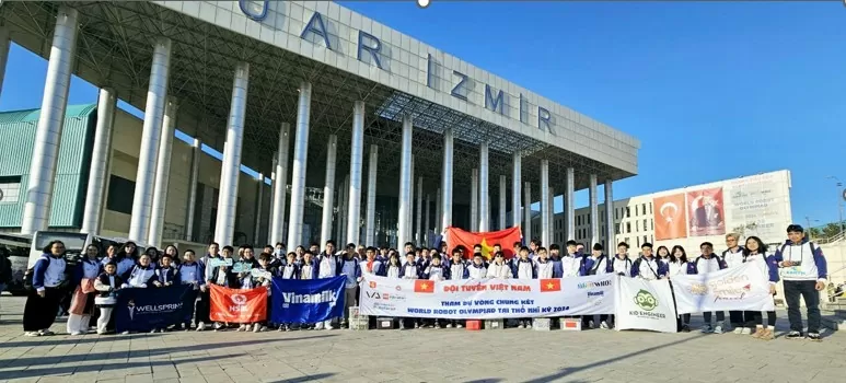 Các đại diện Việt Nam tham gia đấu trường quốc tế World Robot Olympiad 2024 tại Thổ Nhĩ Kỳ