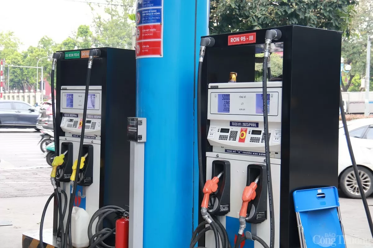 Giá xăng dầu hôm nay 12/05/2025: Thị trường nhiều biến động