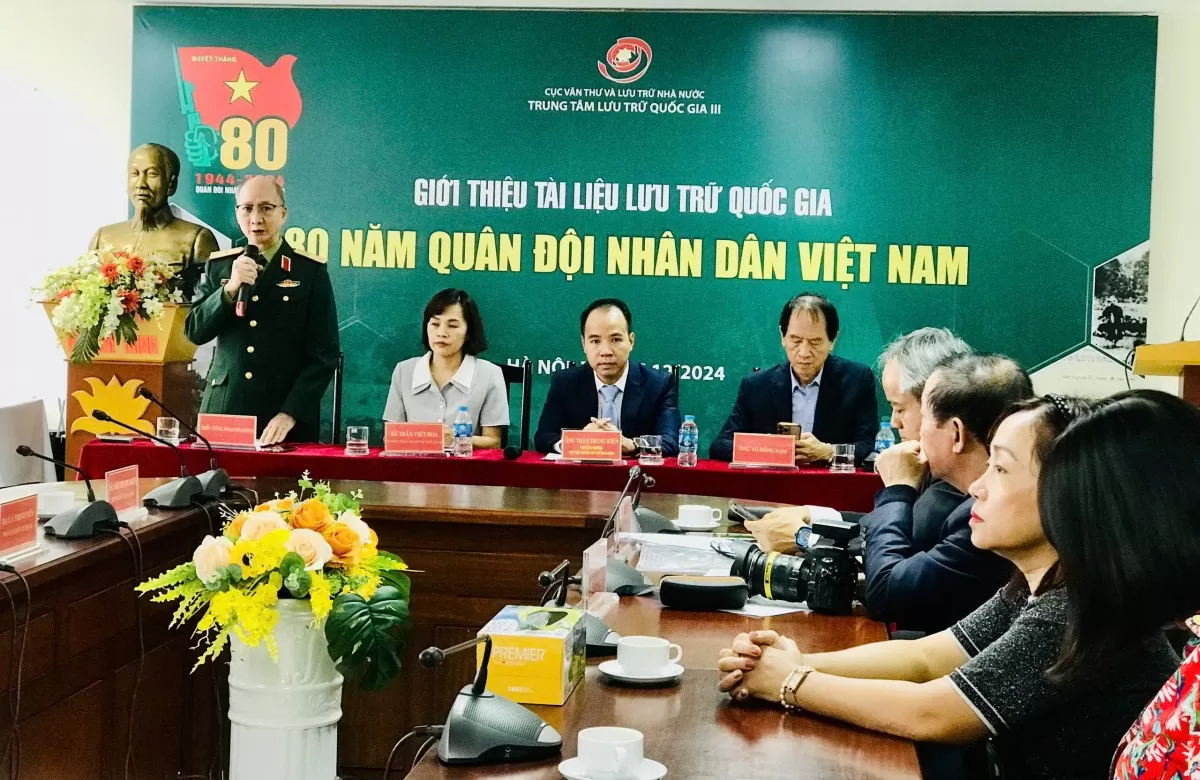 Trung tâm Lưu trữ quốc gia III đã tổ chức buổi giới thiệu Tài liệu lưu trữ quốc gia 80 năm Ngày thành lập Quân đội Nhân dân Việt Nam 