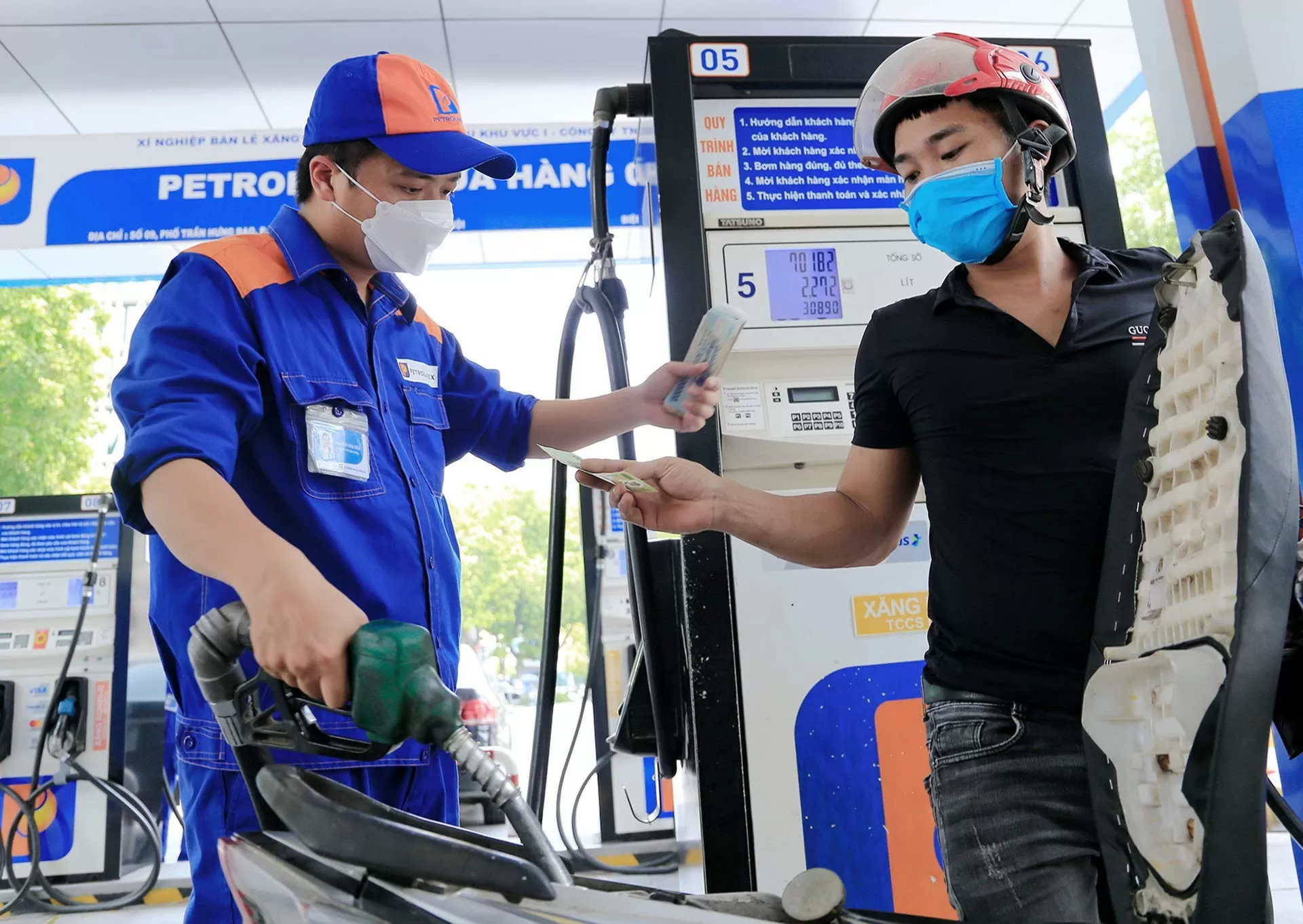 Giá xăng dự báo giảm mạnh trong kỳ điều hành ngày mai 10/4