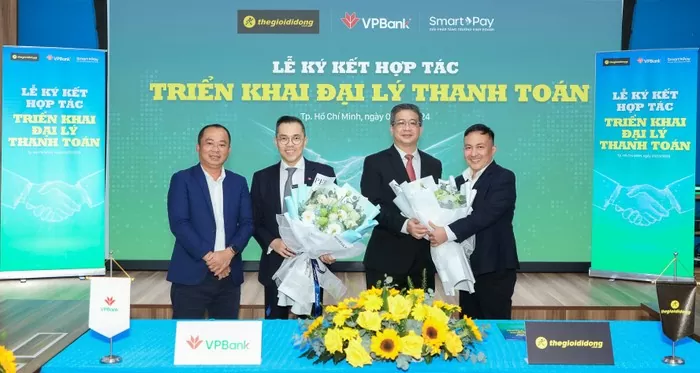 Hơn 3.000 điểm bán của Thế Giới Di Động trở thành đại lý thanh toán của VPBank