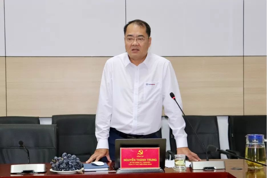 Đồng chí Nguyễn Thành Trung – Bí thư Đảng ủy Công ty Thủy điện Sông Bung phát biểu tại Hội nghị