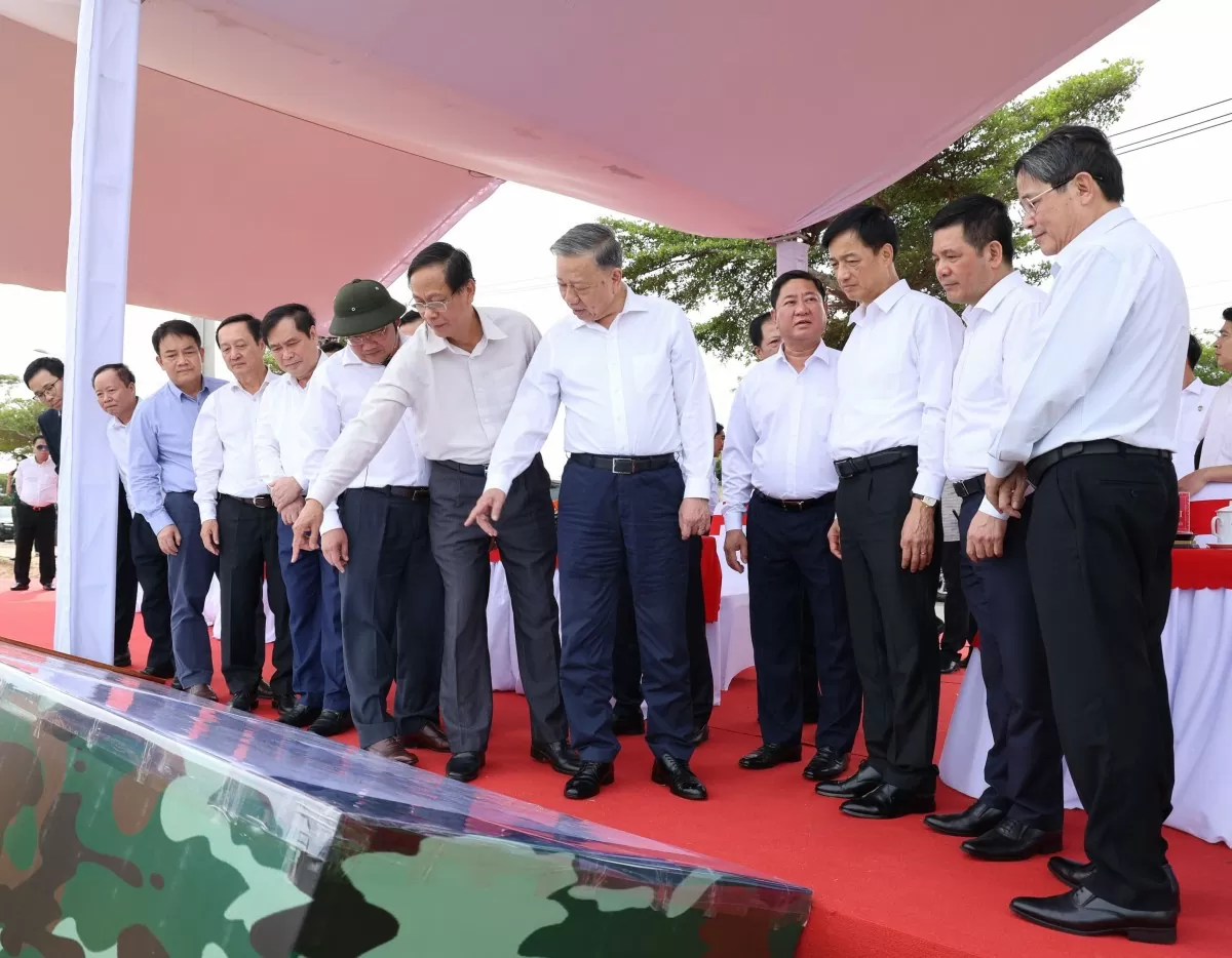 Tổng Bí thư Tô Lâm đi khảo sát địa điểm xây dựng Nhà máy điện hạt nhân Ninh Thuận 1