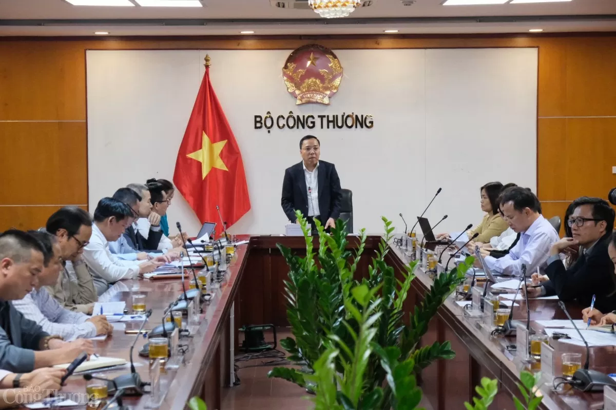 Quang cảnh buổi họp. Ảnh: Trần Đình