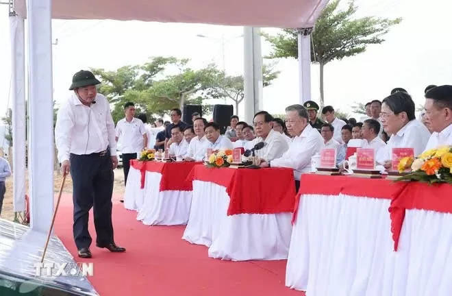 Tổng Bí thư Tô Lâm thăm và kiểm tra một số cơ sở kinh tế, văn hóa, xã hội tại Ninh Thuận