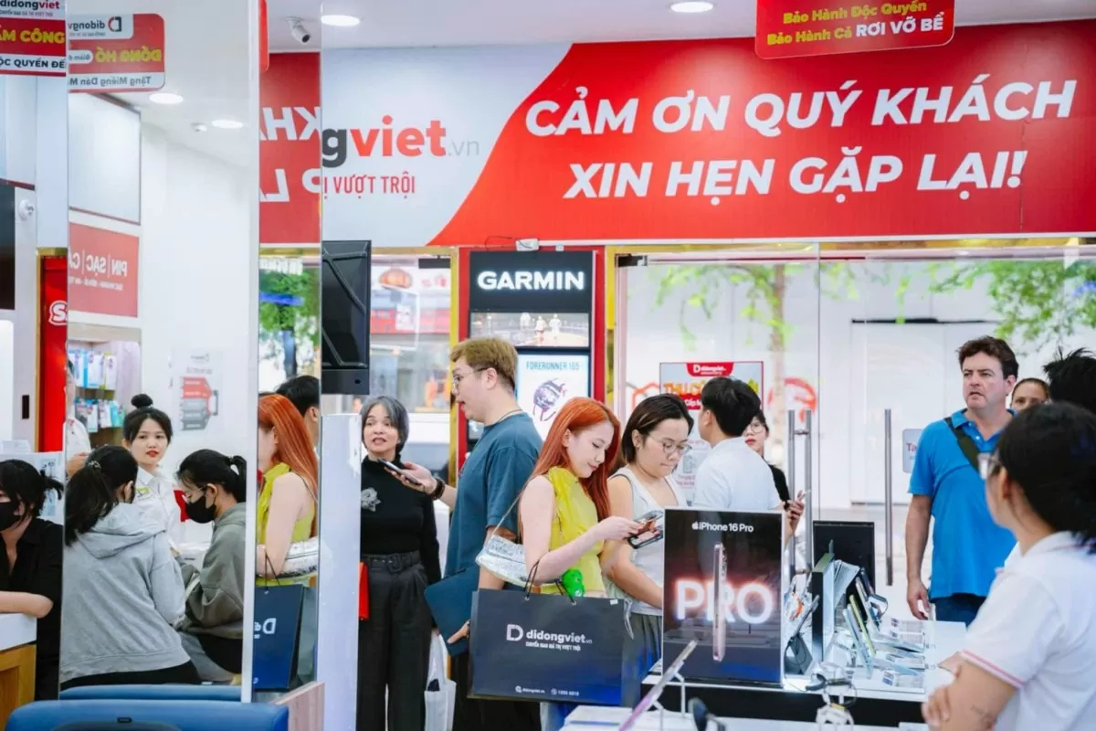 Di Động Việt mở thêm điểm bán dịp cuối năm: Là thời cơ hay thách thức?