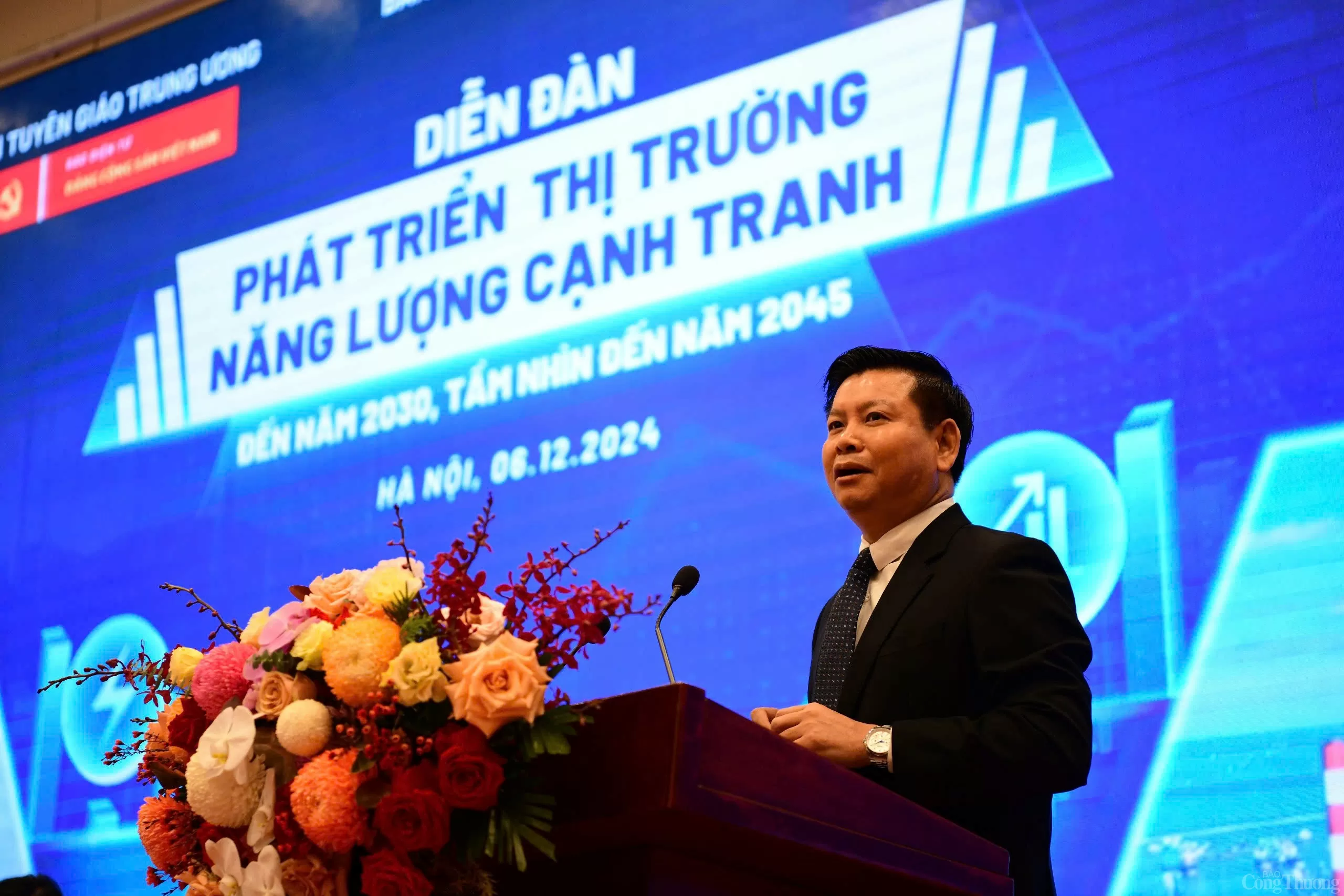 Thị trường điện cạnh tranh: Nền tảng phát triển năng lượng bền vững