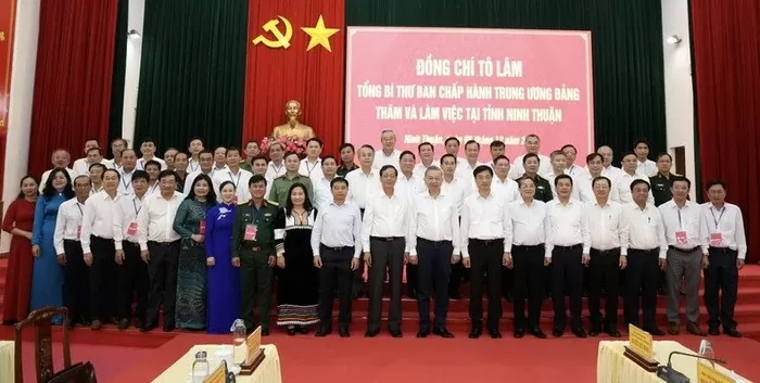 Tổng Bí thư Tô Lâm làm việc với tỉnh Ninh Thuận, nhấn mạnh tái khởi động điện hạt nhân