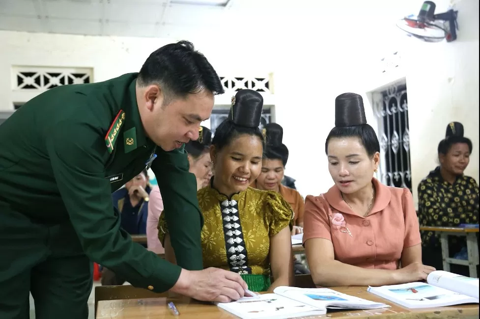 Đại úy Quân đội trên hành trình "gieo chữ" nơi vùng cao