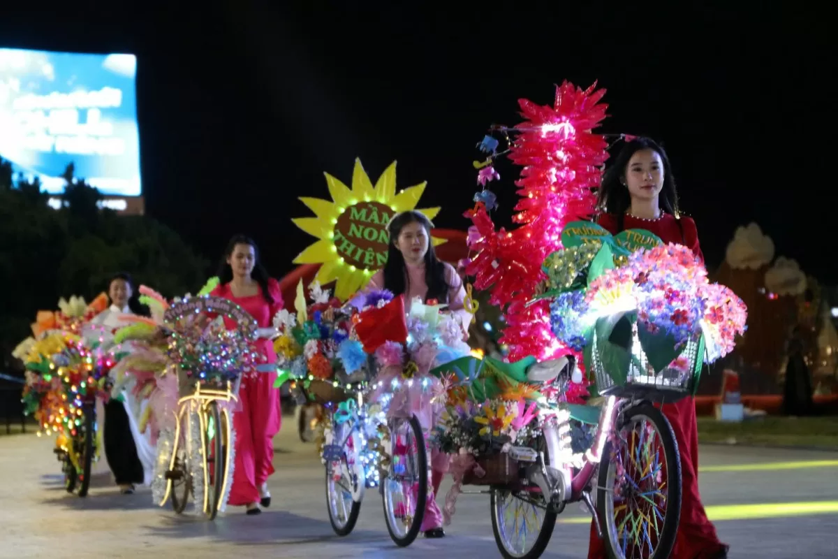 Đà Lạt đẹp lung linh và huyền ảo bởi lễ hội carnaval đường phố 