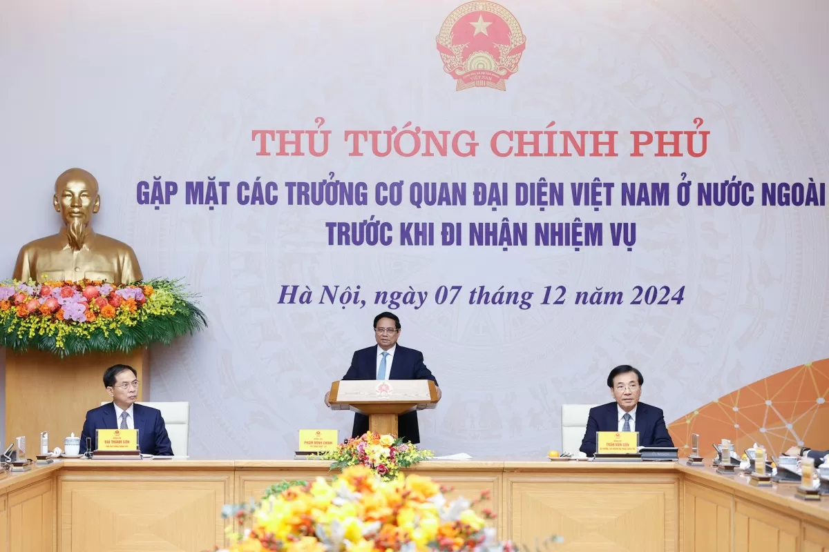 Thủ tướng nhấn mạnh, đối nội và đối ngoại gắn chặt với nhau, có quan hệ mật thiết, đối ngoại thành công góp phần thúc đẩy, làm cho đối nội ổn định, phát triển và ngược lại đối nội tốt sẽ góp phần thúc đẩy đối ngoại - Ảnh: VGP/Nhật Bắc