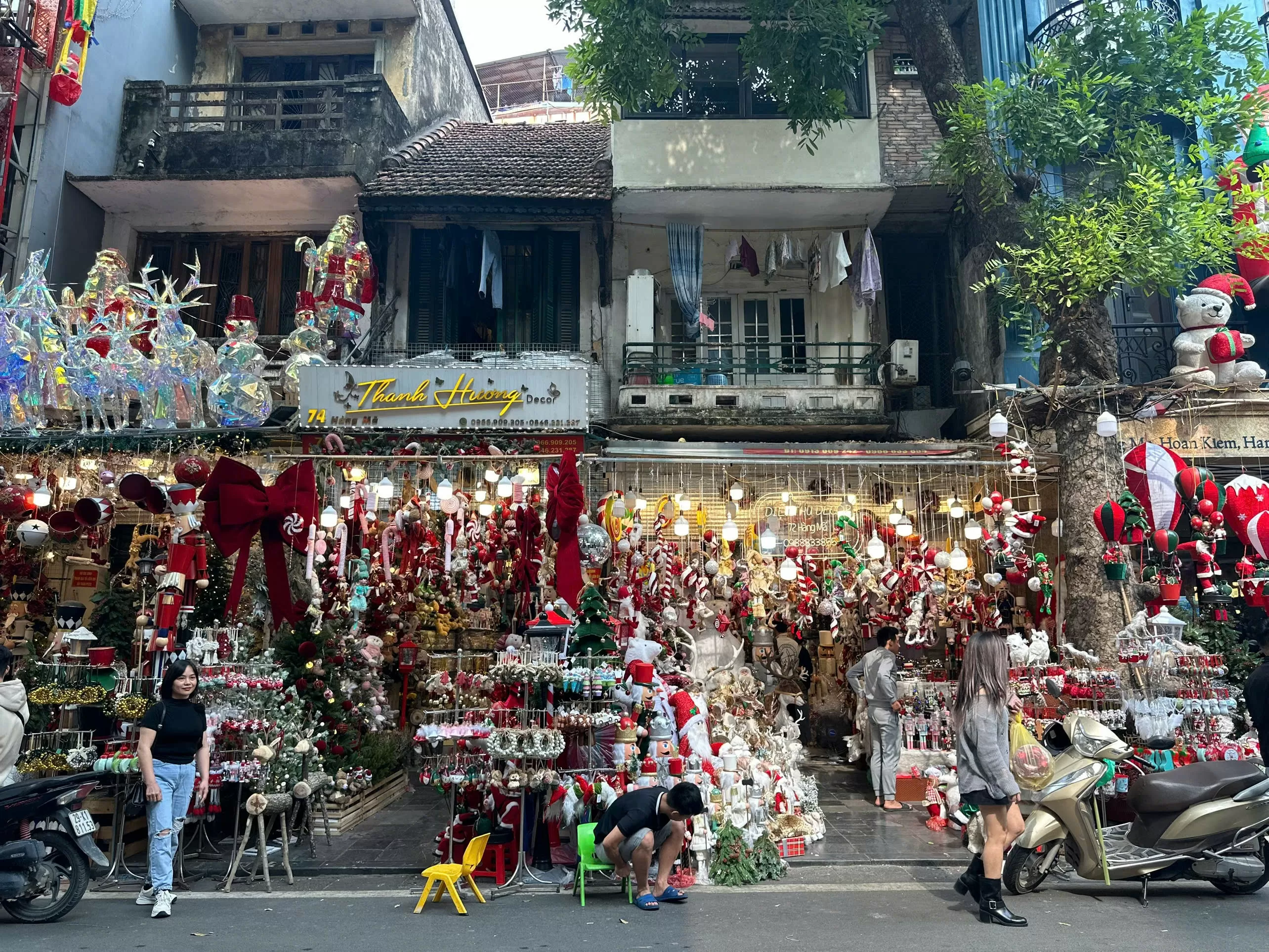 Thị trường đồ trang trí Noel 2024: Đa dạng mẫu mã, giá phải chăng