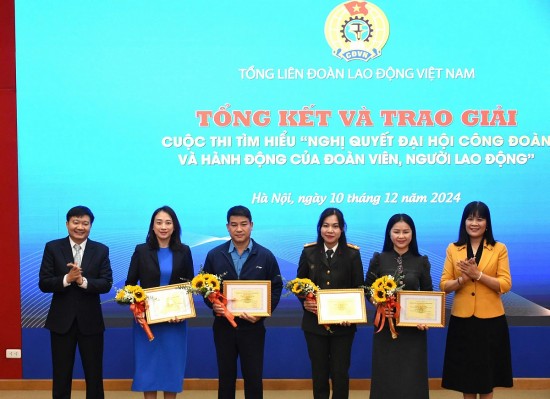 trao giai cuoc thi tim hieu nghi quyet dai hoi cong doan va hanh dong cua doan vien nguoi lao dong
