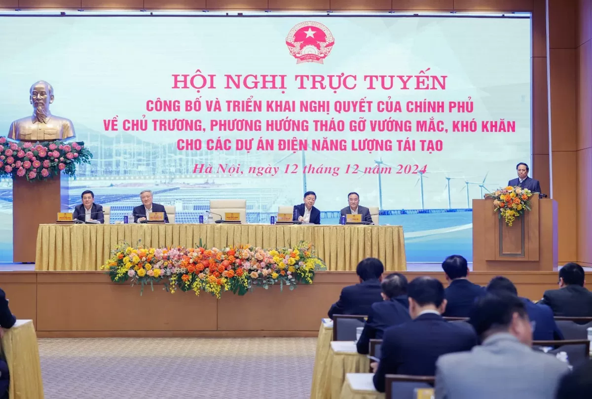 Thủ tướng chủ trì Hội nghị trực tuyến tháo gỡ khó khăn cho các dự án năng lượng tái tạo